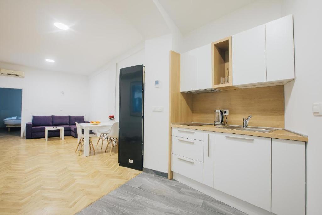 Apartment Center - Kersnikova Lublaň Exteriér fotografie